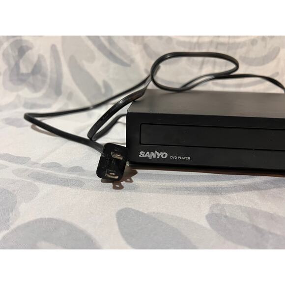 Sanyo DVD Player FWDP105FA with Dolby Audio No Remote No Cables‎ Kids Affordable - Picture 3 of 6